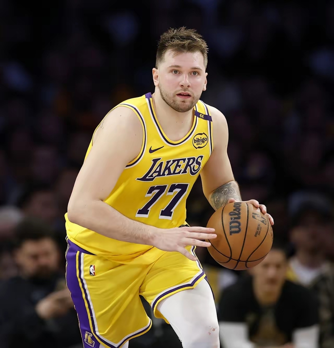 九游体育下载-离谱！东契奇连续三场比赛得分超过逆转底特律活塞刷新队史纪录备战亚冠，风云突变奥兰多魔术加时末段手感冰凉