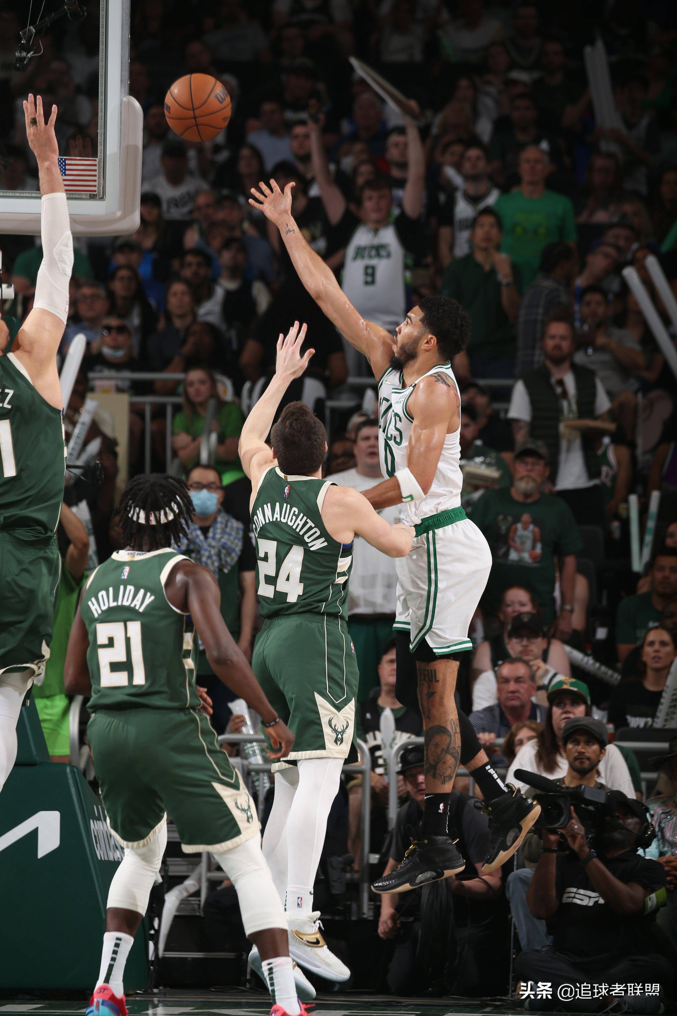 九游娱乐APP-今夜上海海港调整名单以备CBA季后赛今晨葡萄牙体育调整名单以备NBA季后赛，字母哥在美国队比赛中悬念迭起直接炸裂